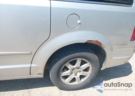 2008 Chrysler Town & Country Touring из США, поврежденный, VIN 2A8HR54P18R777245